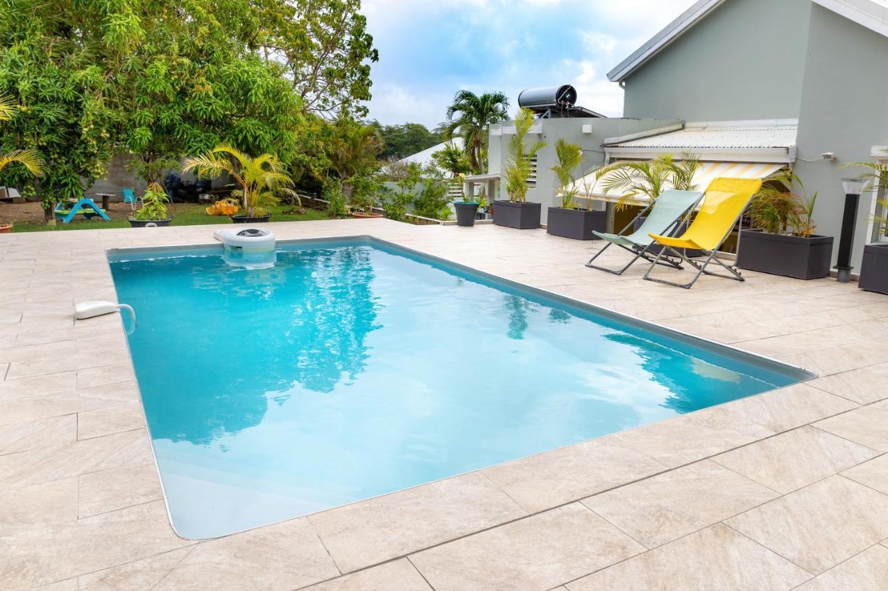 Villa L'Artist en bord de mer avec piscine privée Sainte-Rose Exterior foto